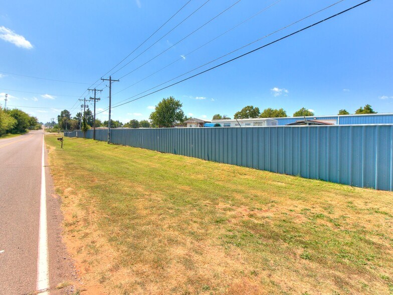 More Photos Of 3025 Westminster Rd, Nicoma Park Light Manufacturing For Sale