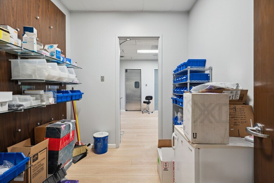 More Photos Of 11189 Sorrento Valley Rd, San Diego Research And Development For Sale