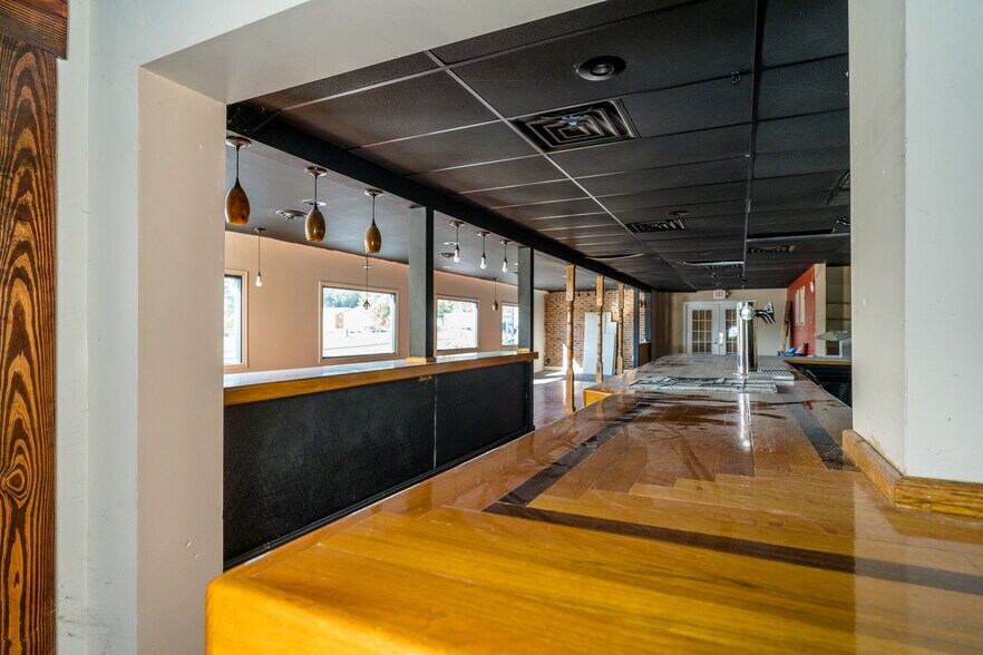 More Photos Of 2323 W Main St, Waynesboro General Retail For Sale