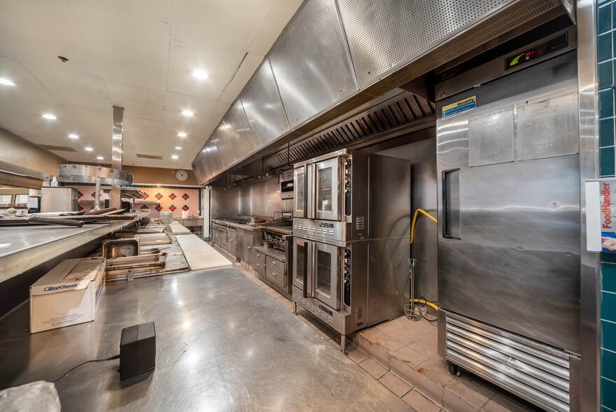 More Photos Of 5250 W El Segundo Blvd, Hawthorne Hotel For Sale