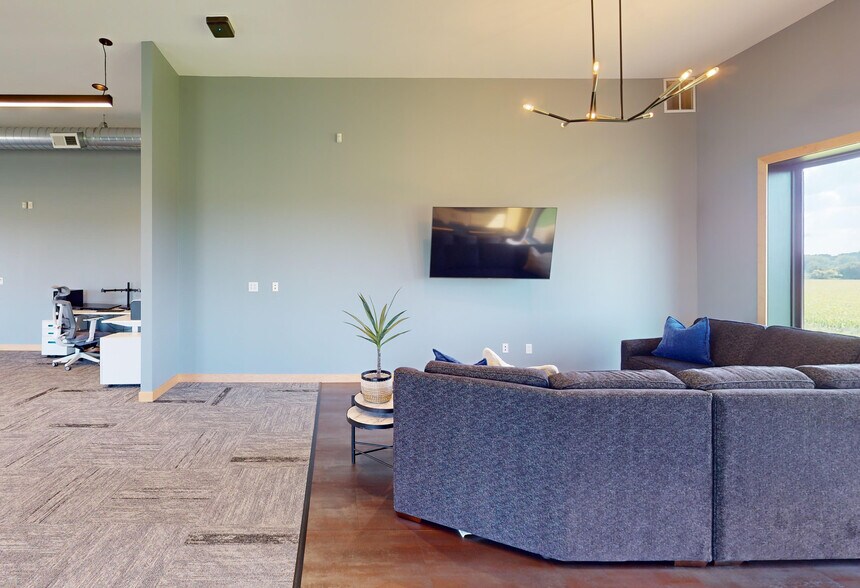 More Photos Of 26655 481st Ave, Brandon Flex For Sale