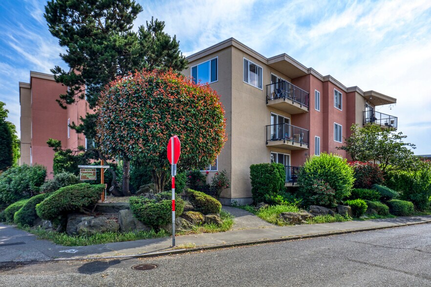 More Photos Of 1925 Eastlake Ave E, Seattle Apartments For Sale