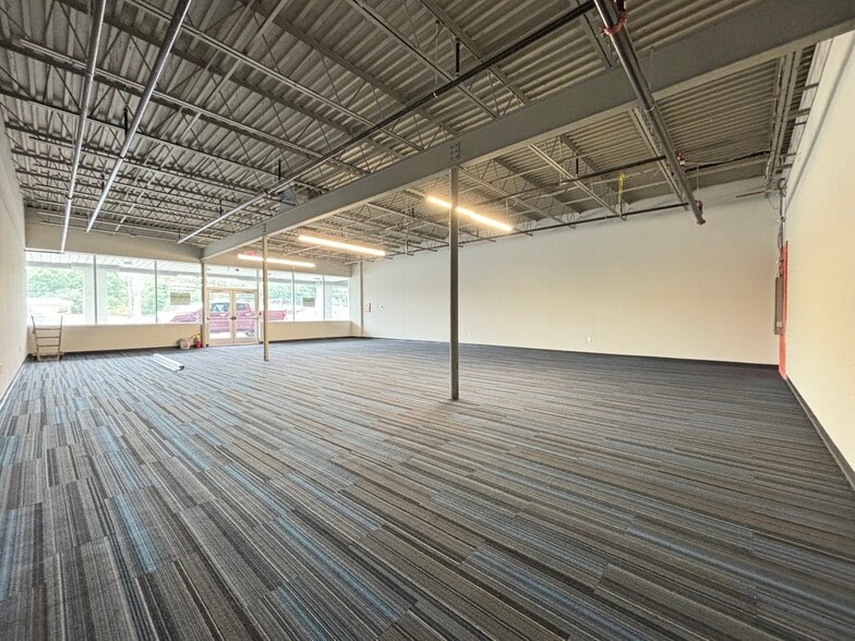 More Photos Of 380-432 John Fitch Hwy, Fitchburg Unknown For Lease
