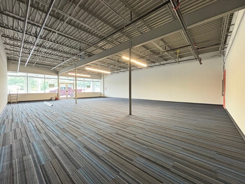 More Photos Of 380-432 John Fitch Hwy, Fitchburg Unknown For Lease