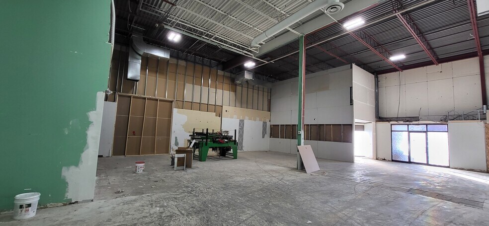 More Photos Of 4190 Steeles Ave W, Vaughan Showroom For Lease