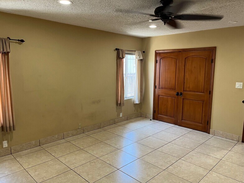 More Photos Of 8927 Sawyer St, Los Angeles Specialty For Sale