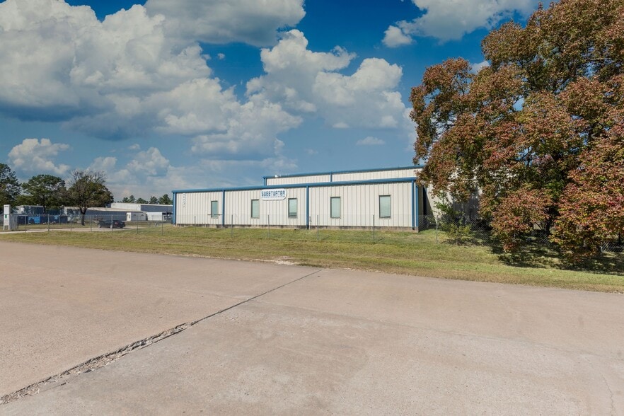 More Photos Of 2624 Wilson Rd, Humble Warehouse For Lease