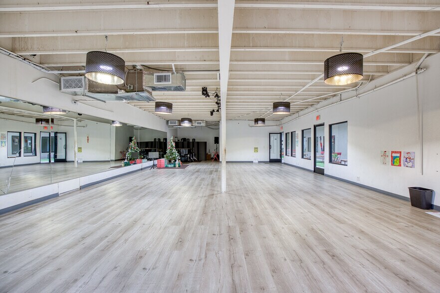 More Photos Of 8311 Westminster Blvd, Westminster Medical For Sale