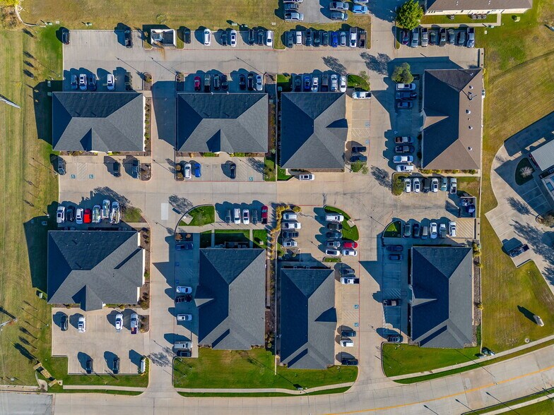 More Photos Of 949 Hilltop Dr, Weatherford Office For Lease