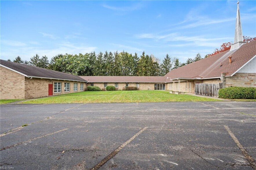 More Photos Of 1900 East Ave, Akron Religious Facility For Sale