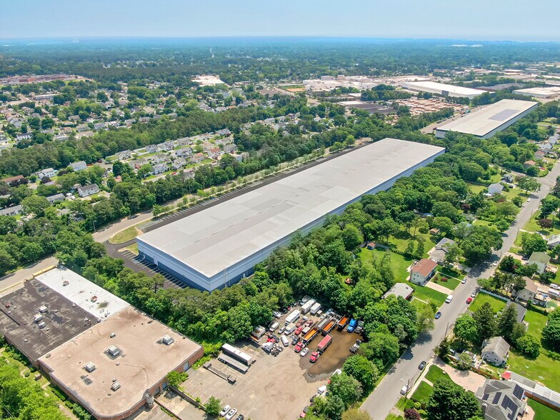 More Photos Of 145 Candlewood Rd, Bay Shore Warehouse For Lease