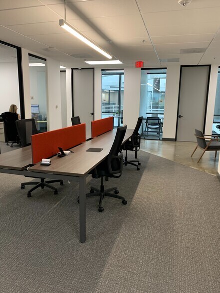 More Photos Of 600 W 6th St, Fort Worth Coworking Space