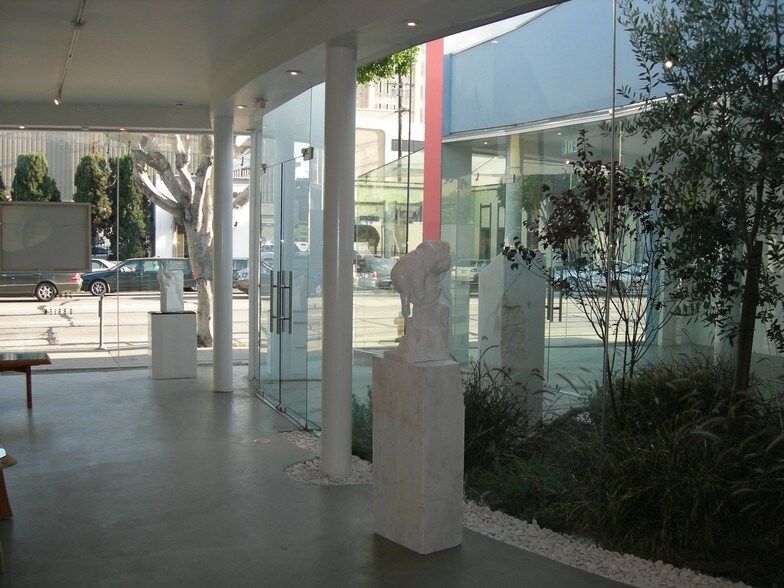 More Photos Of 8761 Beverly Blvd, West Hollywood Storefront For Lease