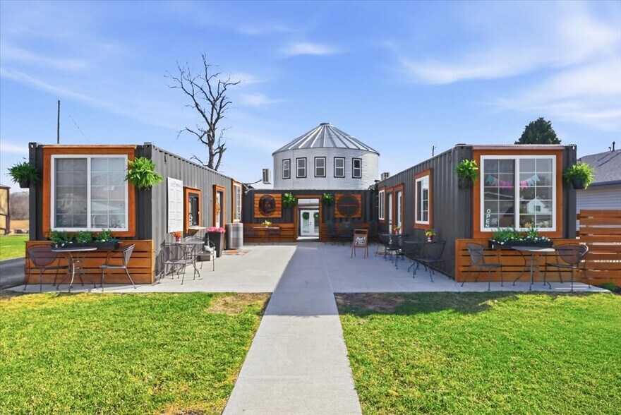 Primary Photo Of 131 3rd St, Underwood Specialty For Sale