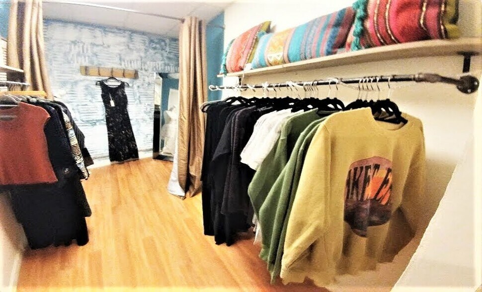 More Photos Of 304 Newark Ave, Jersey City Storefront Retail Office For Lease