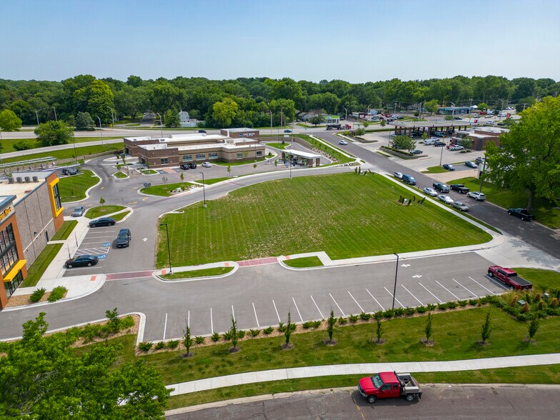 More Photos Of 7240 Shawnee Mission Pky, Overland Park Land For Lease