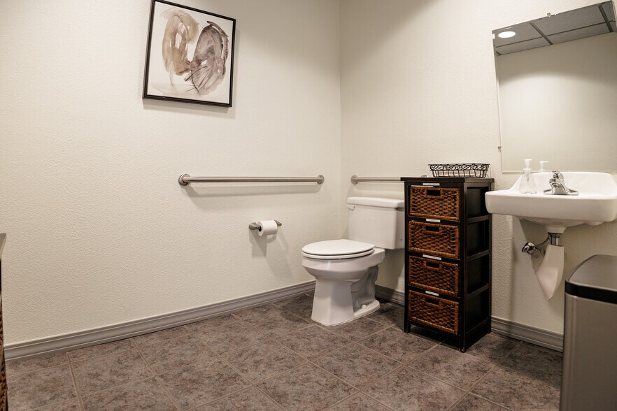 More Photos Of 1965 Dominion Way, Colorado Springs Medical For Sale