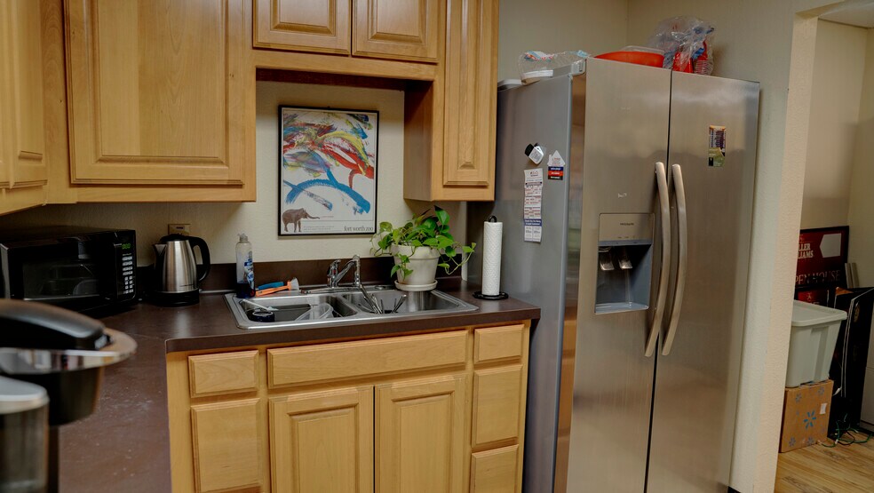 More Photos Of 5318 Bransford Rd, Colleyville Office For Sale