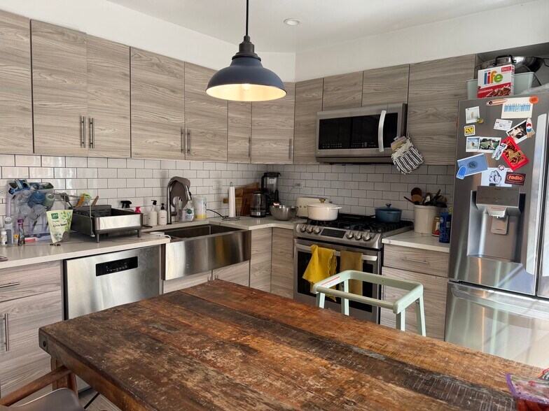 More Photos Of 117 Berry St, Brooklyn Storefront Retail Residential For Sale