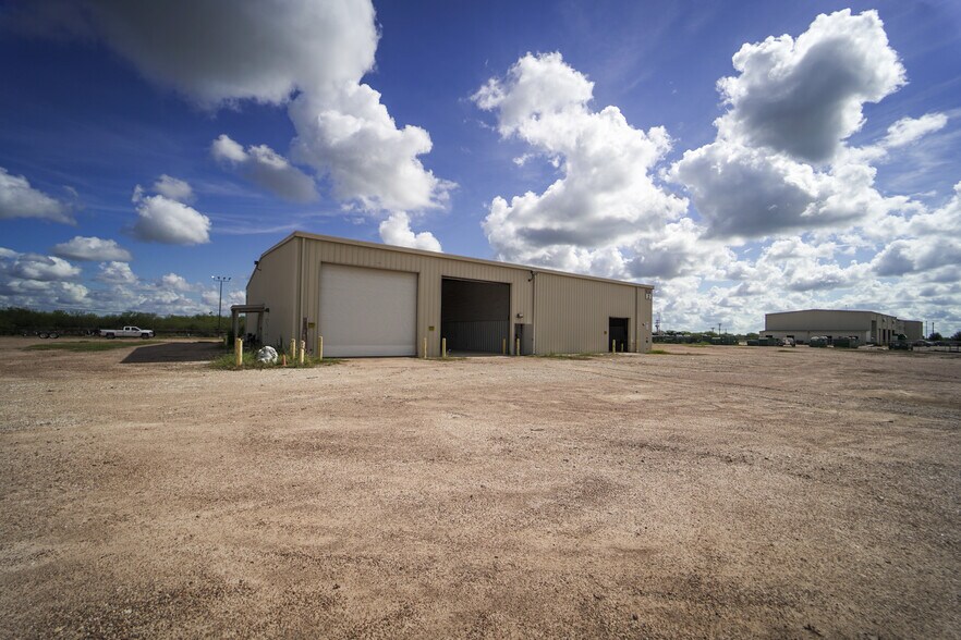 More Photos Of 8609 Lone Tree Rd, Victoria Industrial For Sale