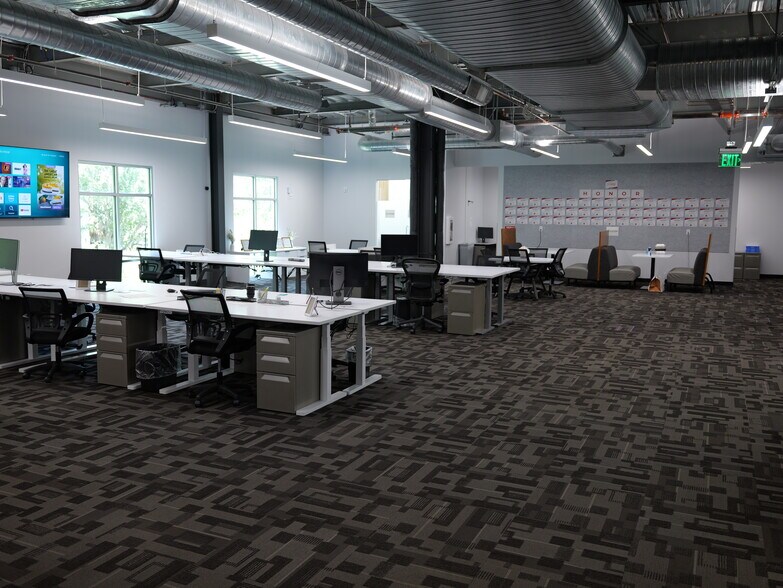 More Photos Of 429 S Keller Rd, Orlando Loft Creative Space For Lease