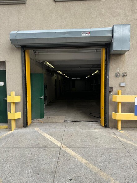 More Photos Of 3 Whale Sq, Brooklyn Warehouse For Lease