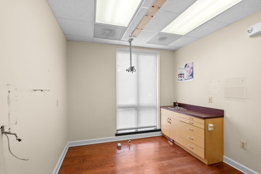 More Photos Of 6201-6215 Executive Blvd, Rockville Medical For Sale