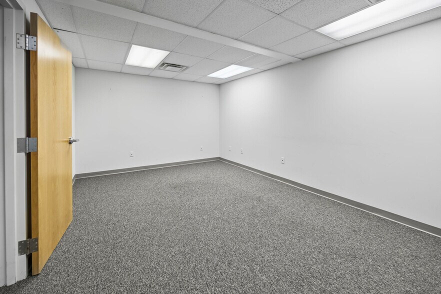 More Photos Of 314 Chris Gaupp Dr, Galloway Medical For Lease