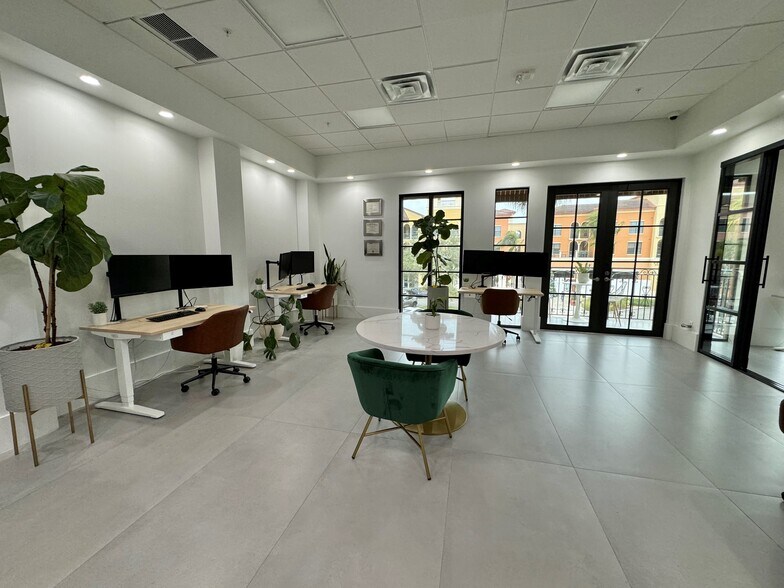 More Photos Of 23150 Fashion Dr, Estero Storefront Retail Office For Lease