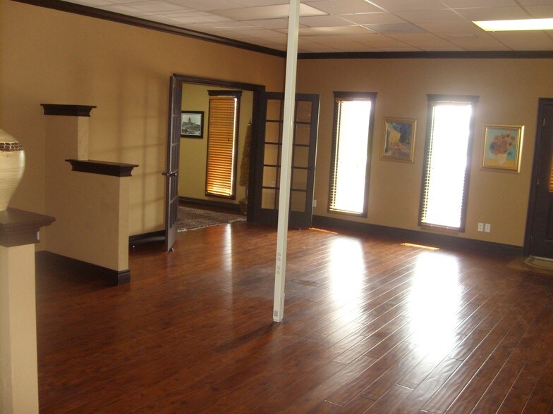 More Photos Of 31134 Interstate 10 W, Boerne Office For Sale