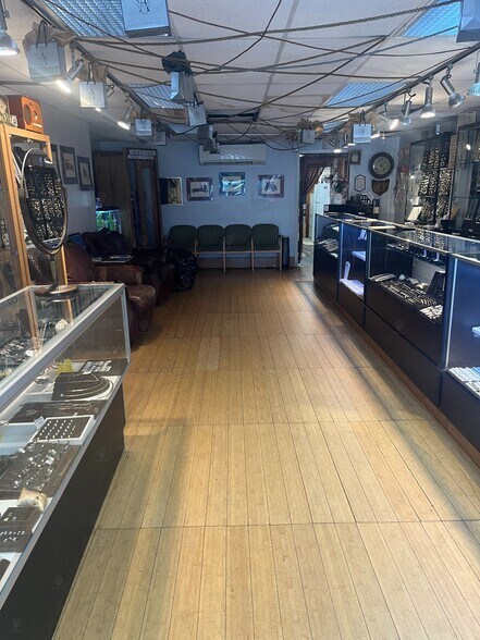 More Photos Of 526 5th Ave, Brooklyn Freestanding For Sale