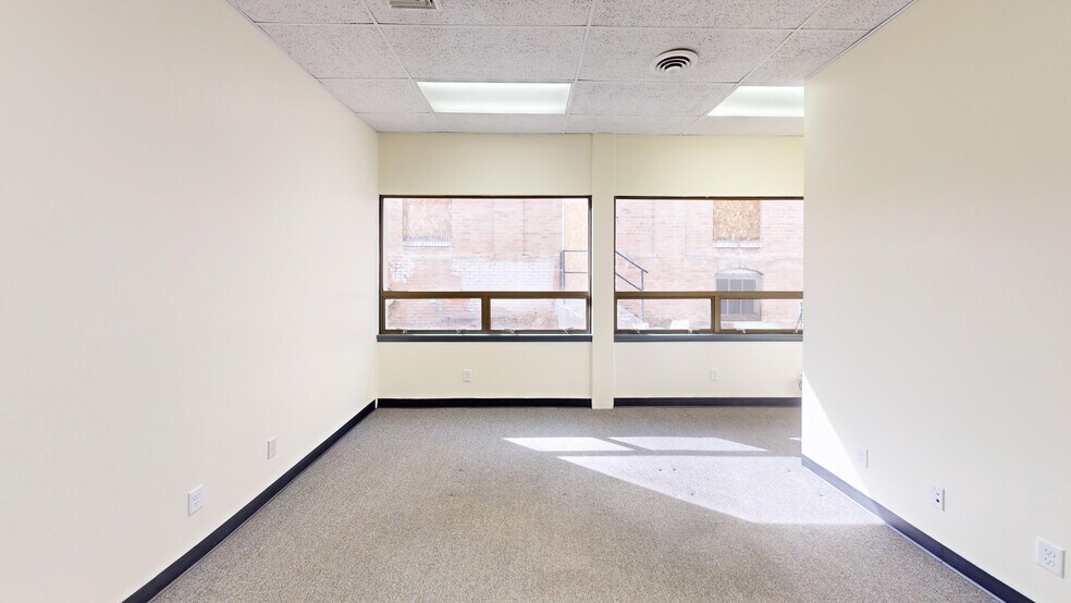 More Photos Of 324 E Washington Ave, Riverton Office For Sale