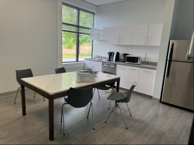 More Photos Of 2593 Development Dr, Green Bay Medical For Lease