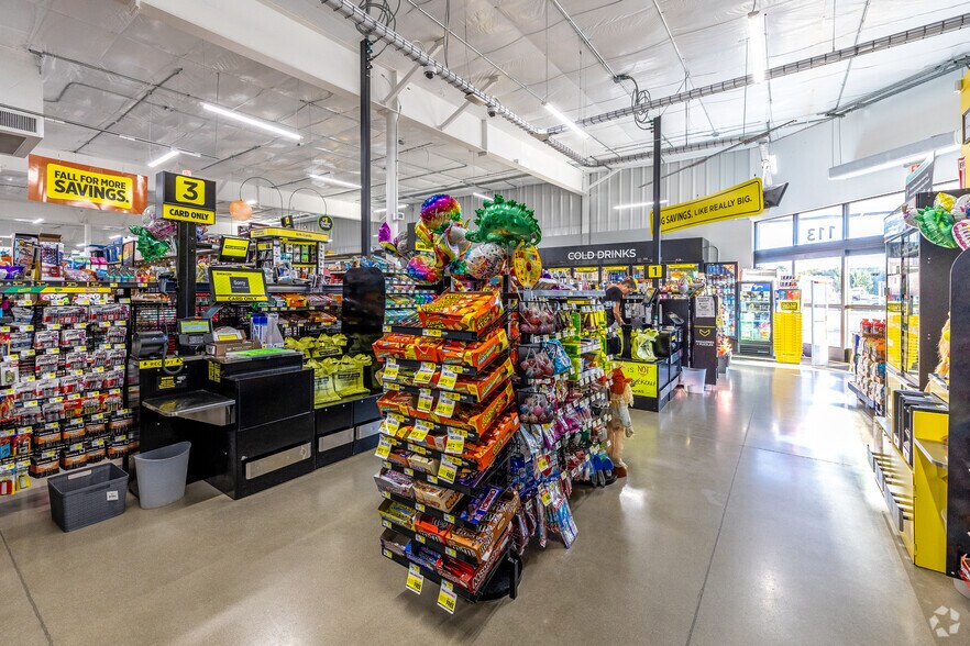 More Photos Of 113 E Main Ave, Rockford Convenience Store For Sale