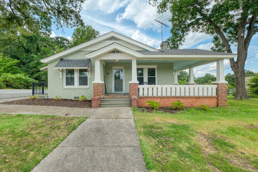 More Photos Of 402 W Main St, Williamston Medical For Sale