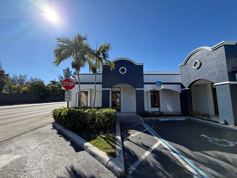 More Photos Of 2307-2329 N Andrews Ave, Wilton Manors Office For Lease
