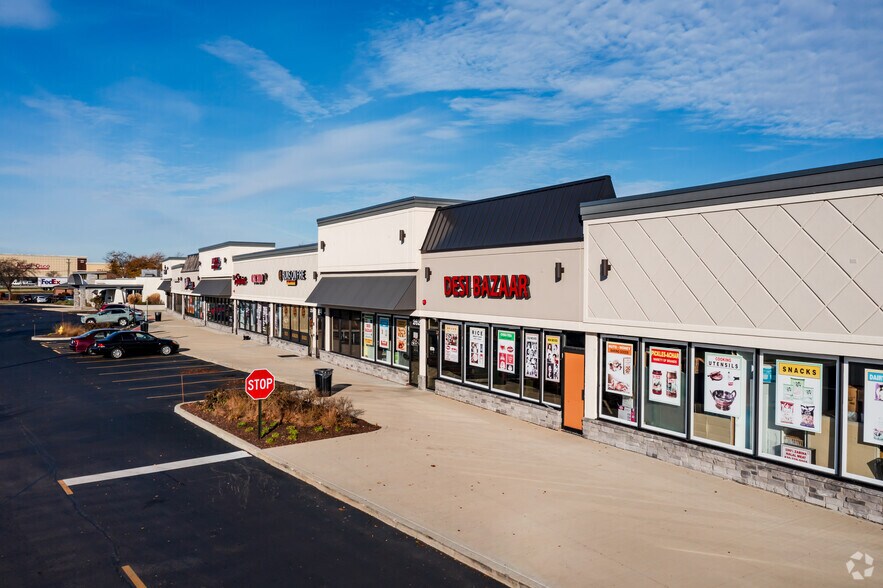 More Photos Of 240-292 Town Center Ln, Glendale Heights Unknown For Lease