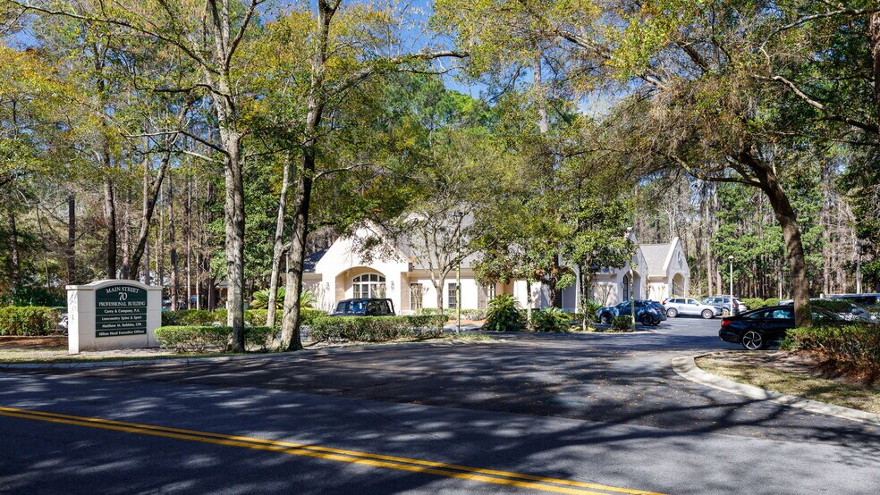 More Photos Of 70 N Main St, Hilton Head Island Office For Sale