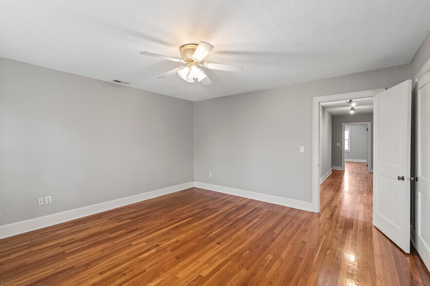 More Photos Of 1348 3rd St SE, Cullman Office For Sale