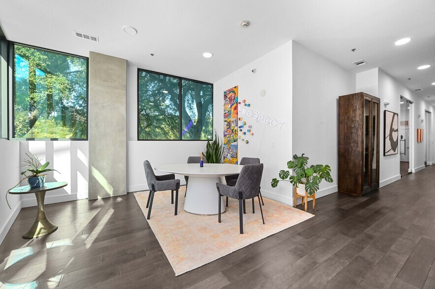 More Photos Of 2500 Longview St, Austin Apartments For Sale