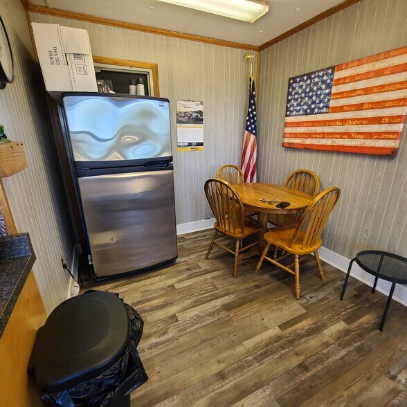 More Photos Of 70581 Colerain Rd, Bridgeport Specialty For Lease