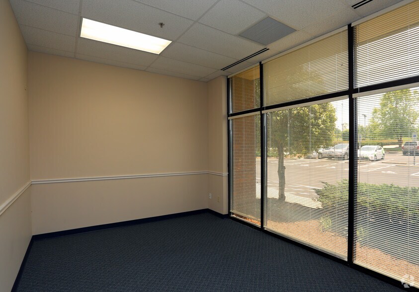 More Photos Of 4035 Premier Dr, High Point Office For Lease