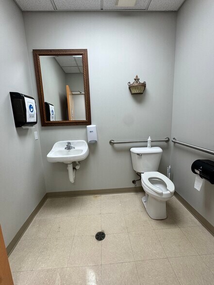More Photos Of 3322 W Willow Knolls Rd, Peoria Office For Sale