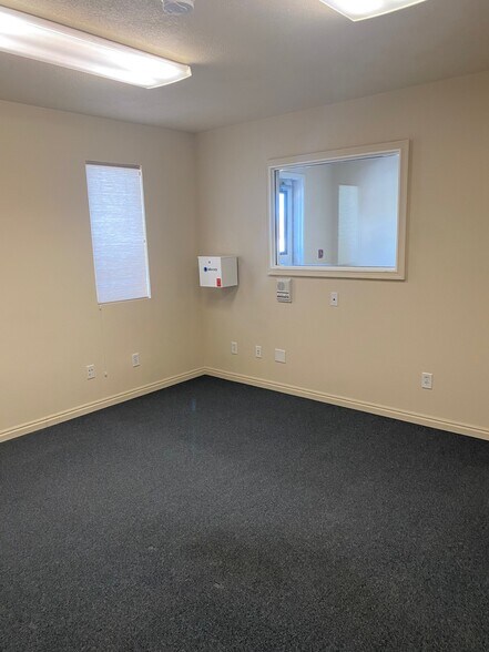 More Photos Of 1200 Avenue E, Ely Office For Sale