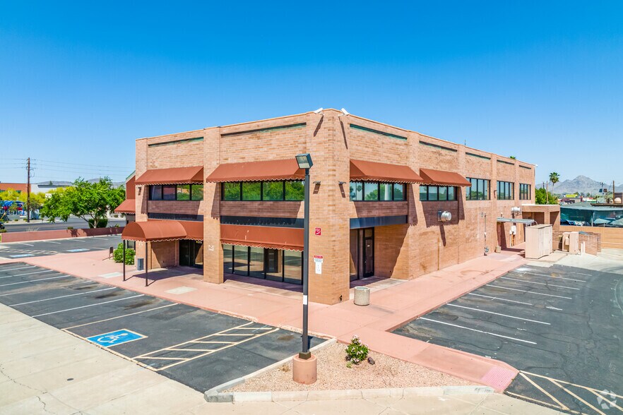 More Photos Of 2727 W Glendale Ave, Phoenix Office For Lease