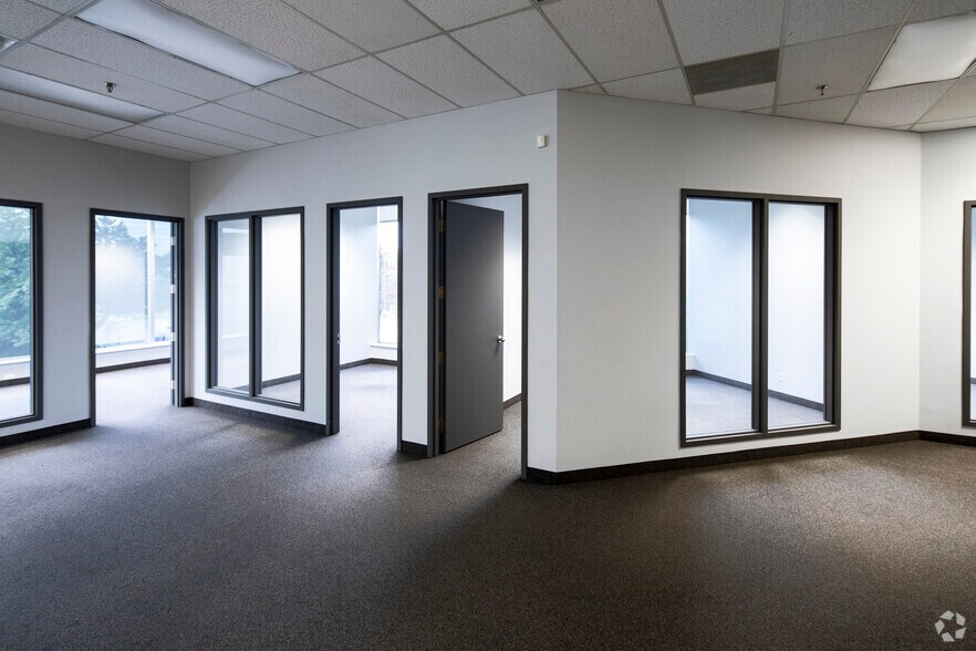 More Photos Of 90 Allstate Pky, Markham Unknown For Lease