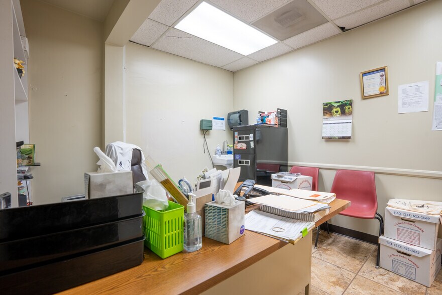 More Photos Of 4946 Florence Ave, Bell Medical For Lease