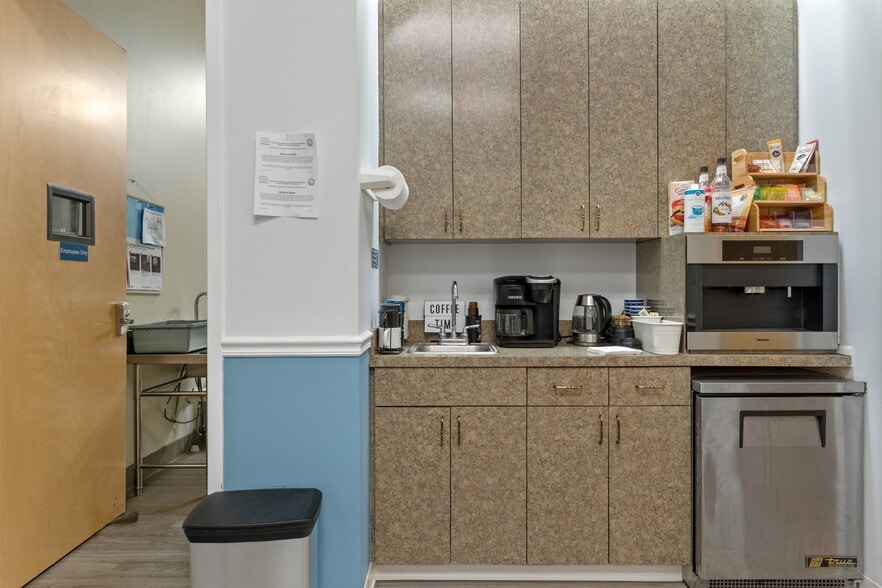 More Photos Of 311 NE 4th Ave, Crystal River Healthcare For Lease