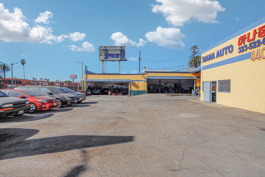 More Photos Of 4401 Beverly Blvd, Los Angeles Auto Repair For Sale