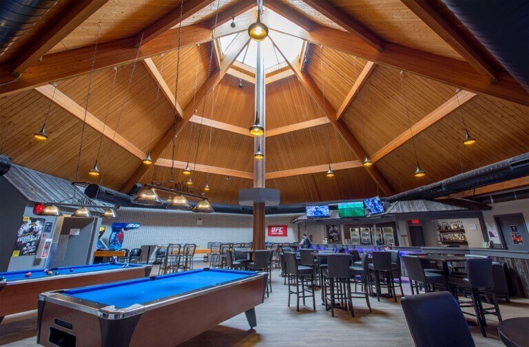 More Photos Of 9820 100 Ave, Hythe Hotel For Sale